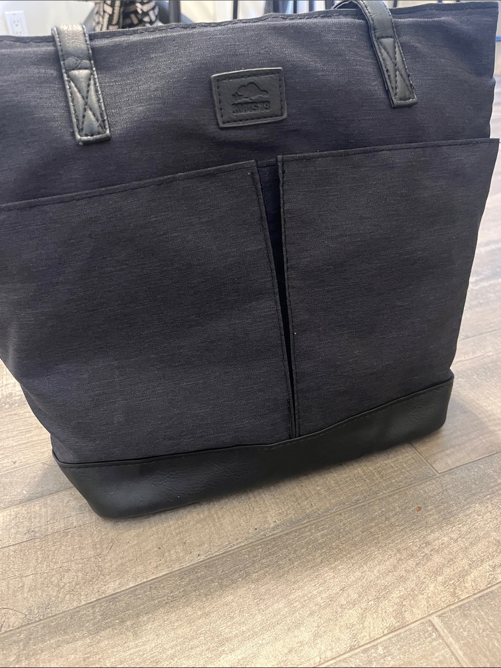 Roots Black Canvas Shoulder Insulated Lunch BagTote with Black Trim - Picture 13 of 13